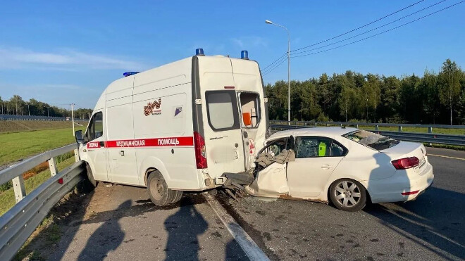 В ДТП СО СКОРОЙ ПОМОЩЬЮ ПОГИБ ЧЕЛОВЕК