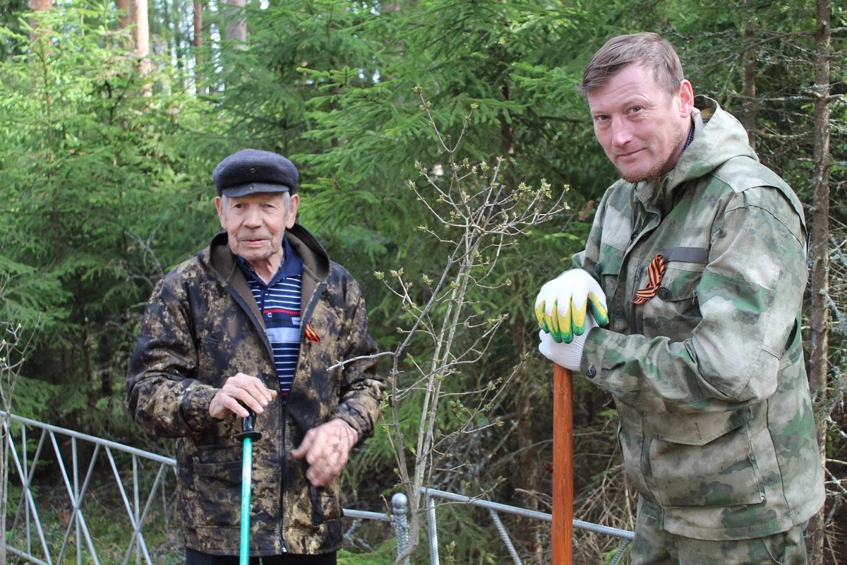 В ЛОДЕЙНОМ ПОЛЕ ВЫСАДИЛИ "САД ПАМЯТИ" В ЧЕСТЬ ГЕРОЕВ ВОЙНЫ