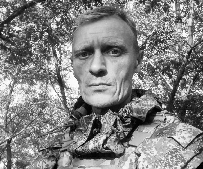 В ПОСЕЛКЕ ВОЗНЕСЕНЬЕ ПРОСТЯТСЯ С ЗЕМЛЯКОМ, УМЕРШИМ ОТ РАНЕНИЙ, ПОЛУЧЕННЫХ НА СВО 