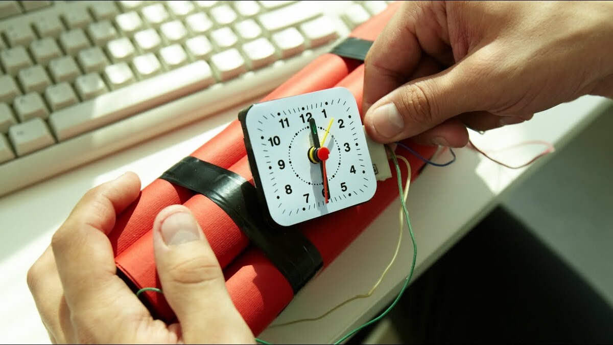 ДО 5 ЛЕТ КОЛОНИИ ЗА ШУТКУ О БОМБЕ