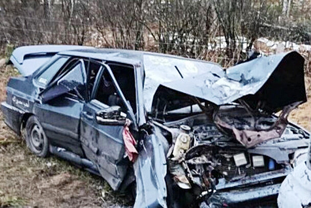 «ВАЗ» ВЛЕТЕЛ В СТОЛБ