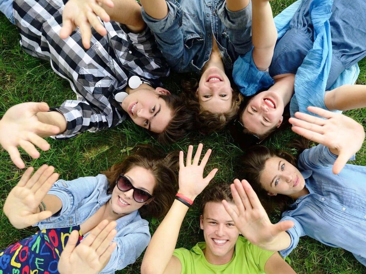 ЛЕНОБЛАСТЬ ПРИВЛЕКАЕТ МОЛОДЁЖЬ ЛЕНОБЛАСТЬ ПРИВЛЕКАЕТ МОЛОДЁЖЬ