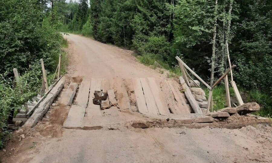 ОБРУШИЛСЯ МОСТ