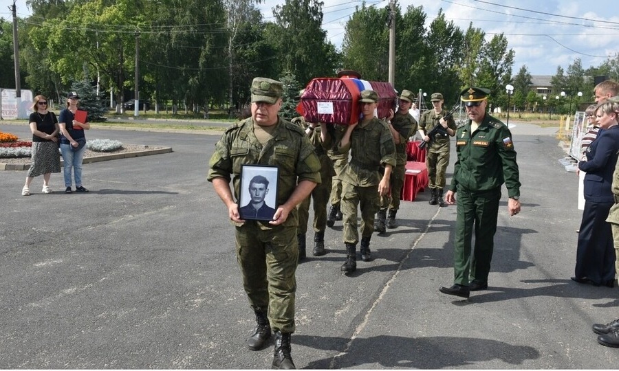 ПРОЩАЙ, ГЕРОЙ!