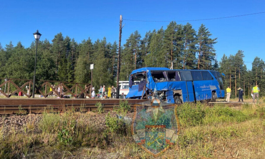 ВОДИТЕЛЬ АВТОБУСА ОТПУЩЕН С ЗАПРЕТАМИ ПОСЛЕ СТРАШНОГО ДТП В ЛОДЕЙНОПОЛЬСКОМ РАЙОНЕ