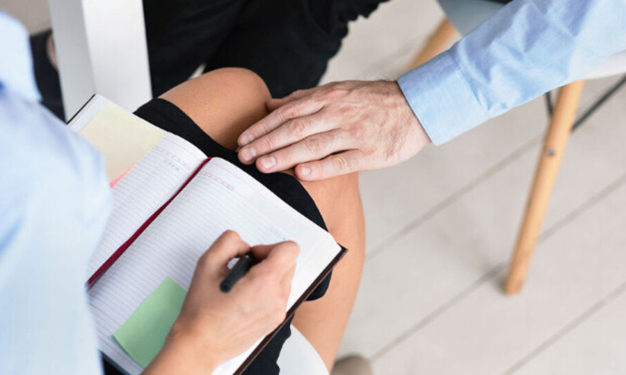 ДОМОГАЛСЯ СТУДЕНТКИ ВУЗА