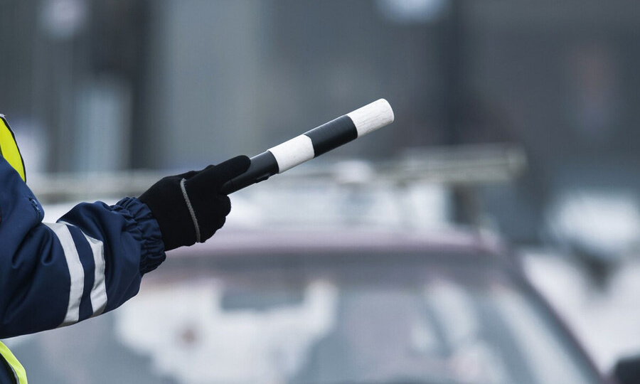 ПРОТАРАНИЛ ОГРАЖДЕНИЕ И СКРЫЛСЯ С МЕСТА ДТП