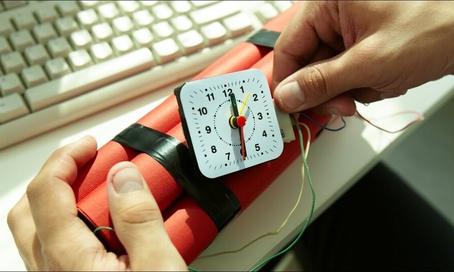 ДО 5 ЛЕТ КОЛОНИИ ЗА ШУТКУ О БОМБЕ