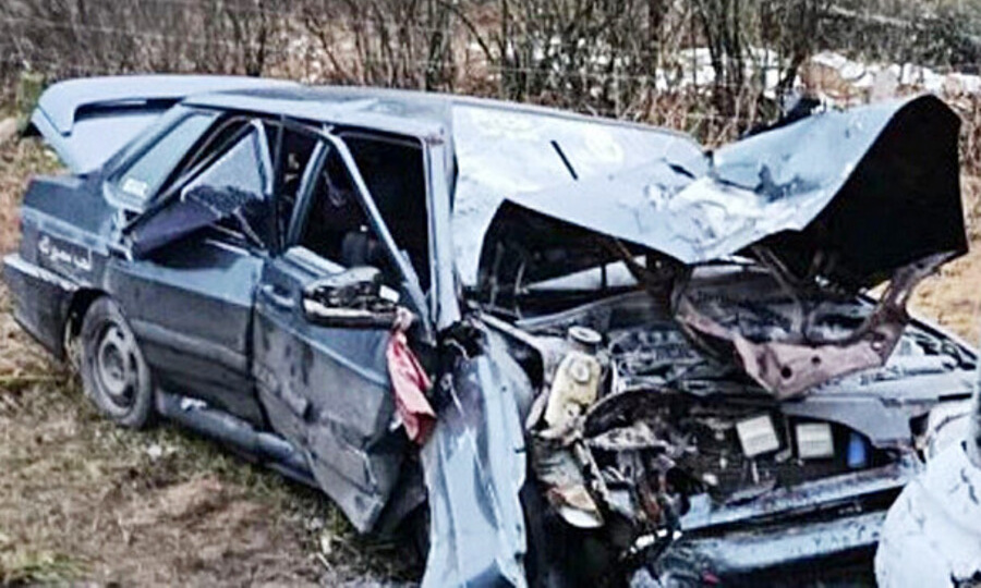 «ВАЗ» ВЛЕТЕЛ В СТОЛБ