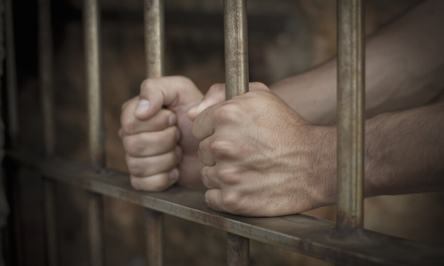 ПОЛИЦЕЙСКОГО ОСУДИЛИ НА 6 ЛЕТ