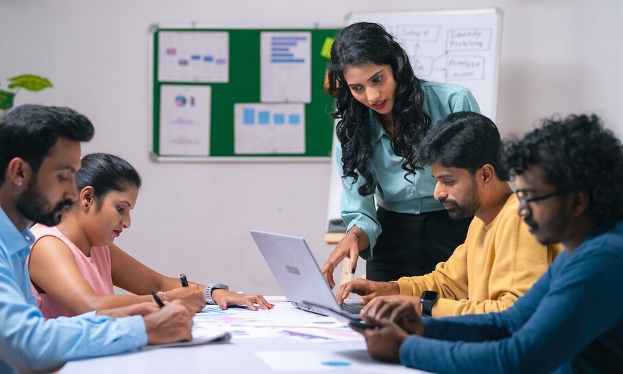 НАЙМУТ 13 ТЫСЯЧ РАБОЧИХ ИЗ ИНДИИ