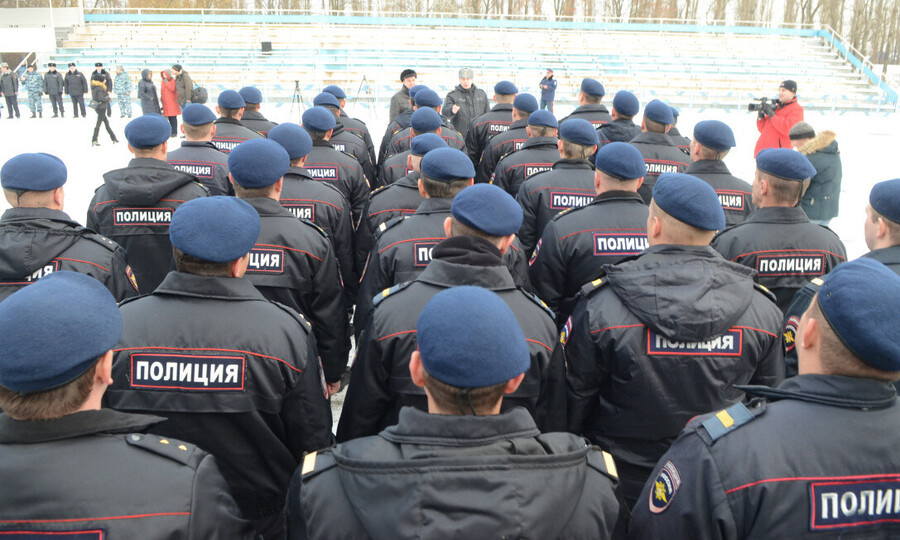 ПОДДЕРЖАТ ПОЛИЦЕЙСКИХ